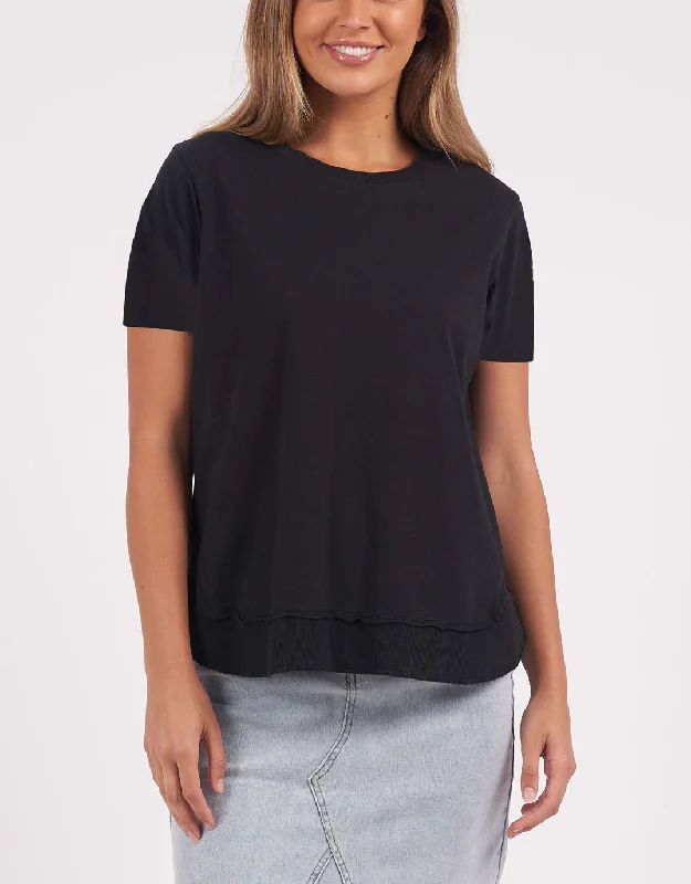 Plus size bohemian - style midi dress for a casual - chic lookFarrah Short Sleeve Tee - Black Plus size bohemian - style midi dress for a casual - chic lookFarrah Short Sleeve Tee - Black