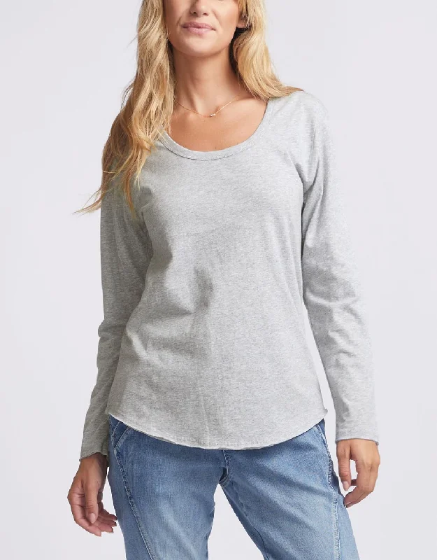 Plus size long - sleeve knitted dress for winter warmthOriginal Round Neck Long Sleeve T-Shirt - Snow Grey Plus size long - sleeve knitted dress for winter warmthOriginal Round Neck Long Sleeve T-Shirt - Snow Grey