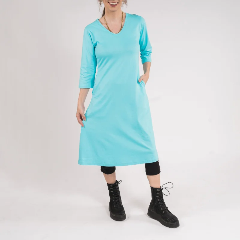 Halter Neck Women Dress to Show Off the Shoulders and NecklineGlacier 3/4th Sleeves A-Line Dress (No Waist Seam) Halter Neck Women Dress to Show Off the Shoulders and NecklineGlacier 3/4th Sleeves A-Line Dress (No Waist Seam)