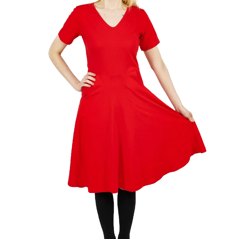 Maxi Women Dress with Floral Print for a Bohemian VibeRed-ioactive Fit & Flare Dress Maxi Women Dress with Floral Print for a Bohemian VibeRed-ioactive Fit & Flare Dress