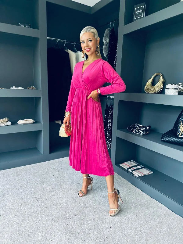 Empire Waist Women Dress to Accentuate the Bust and Conceal the WaistRiadh Pleated Velvet Dress Magenta Empire Waist Women Dress to Accentuate the Bust and Conceal the WaistRiadh Pleated Velvet Dress Magenta