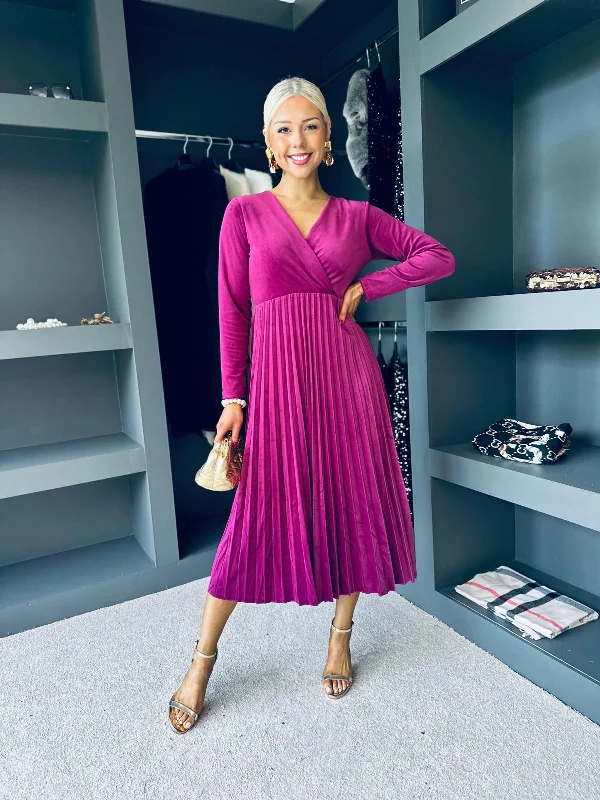 Maxi Women Dress with Floral Print for a Bohemian VibeRiadh Pleated Velvet Dress Plum Maxi Women Dress with Floral Print for a Bohemian VibeRiadh Pleated Velvet Dress Plum