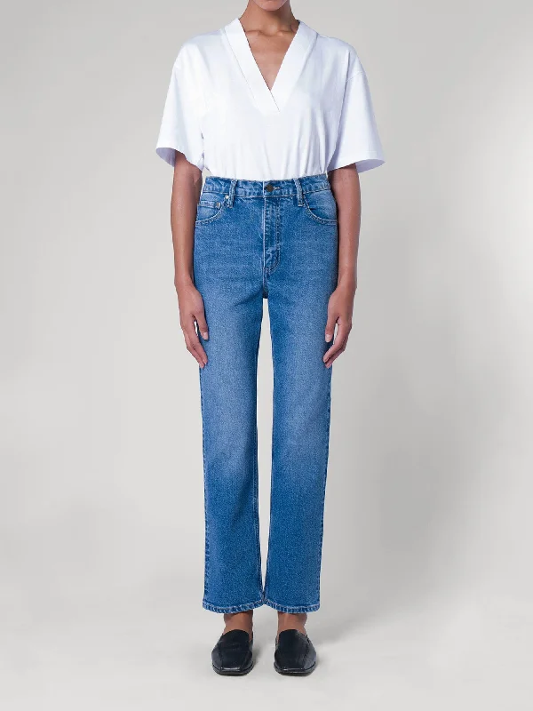 Mom jeans for a nostalgic and casual lookCameron Jean Glorify