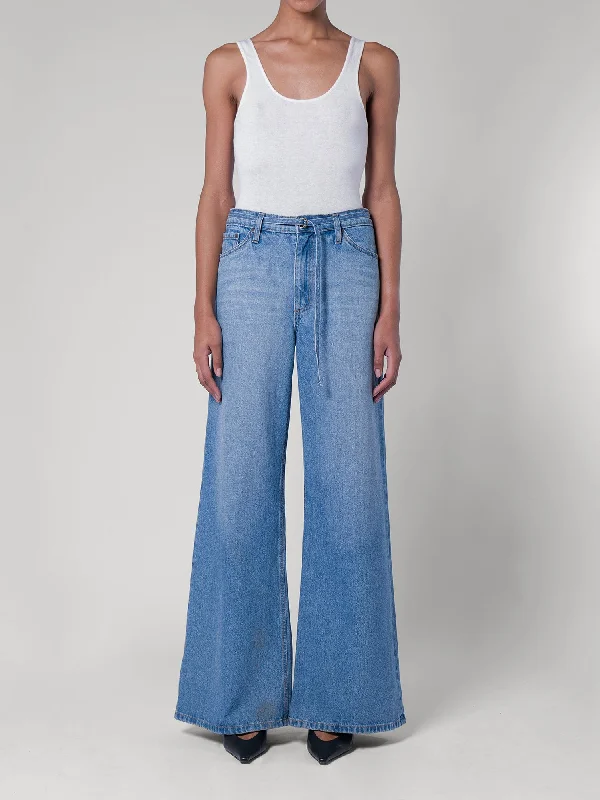 Wide - leg women jeans for a modern and relaxed vibeCarly Jean Liberty
