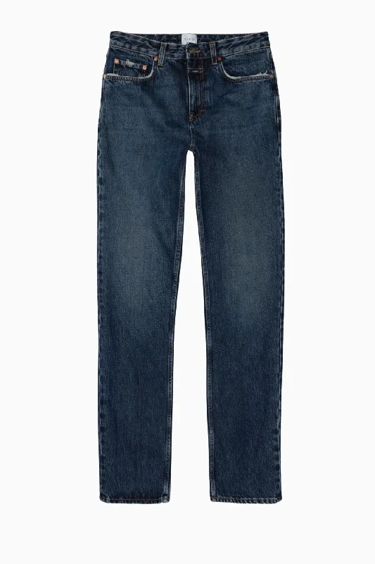 Plus - size women jeans for a comfortable and stylish fitClosed Roan Jean - Dark Blue