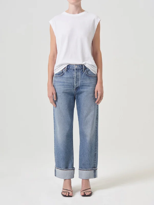 Distressed women jeans for a trendy and edgy lookFran Jean - Invention