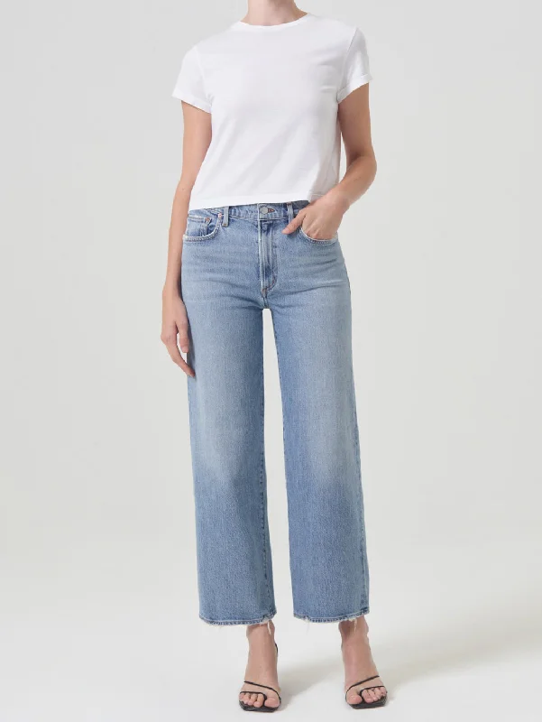 High - waisted women jeans for a flattering silhouetteHarper Mid Rise Stretch Crop Jean - Hassel