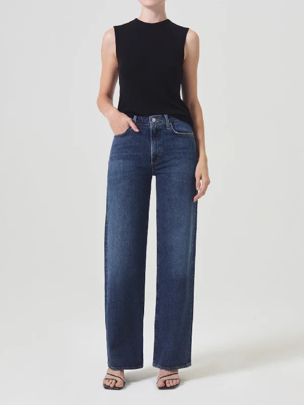 Acid - wash women jeans with a retro finishHarper Mid Rise Straight Jean - Tempo