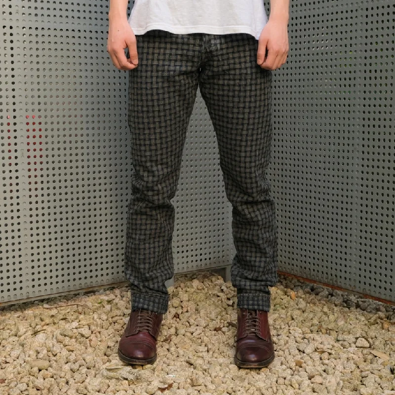 Mom jeans for a nostalgic and casual lookStudio D'Artisan Sumi Dyed "Ajiro Denim" Selvedge Jeans (Relax Tapered)