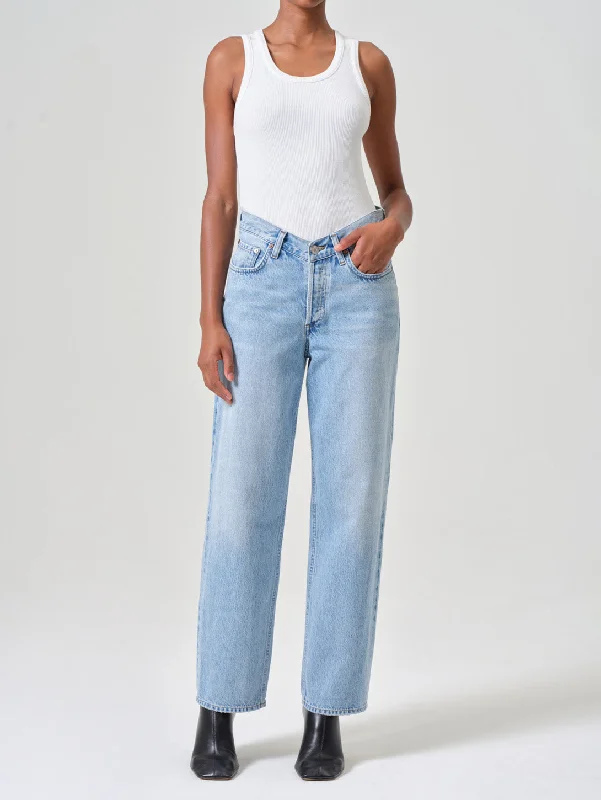 Button - fly women jeans with a traditional touchV-Waist Baggy Jean - Prevail