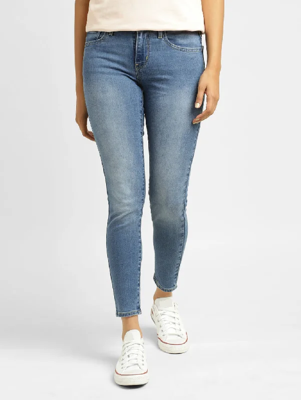 Mom jeans for a nostalgic and casual lookWomen's Mid Rise 710 Super Skinny Jeans