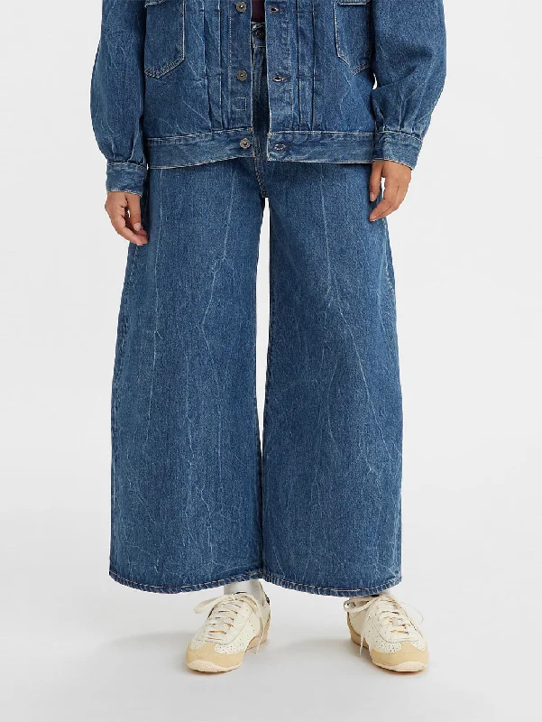 Mom jeans for a nostalgic and casual lookWomen's Mid Rise Wideleg Jeans