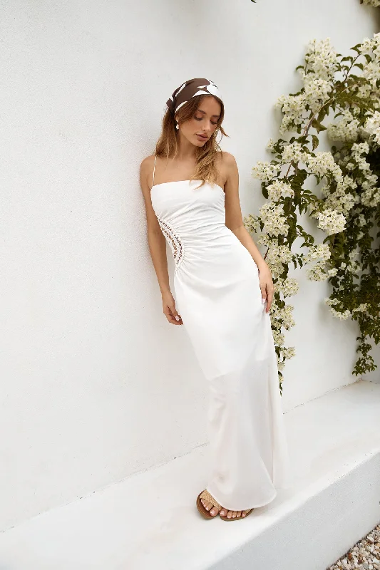Pleated Women Dress with a Timeless and Elegant TextureAmalfi Amore Maxi Dress White Pleated Women Dress with a Timeless and Elegant TextureAmalfi Amore Maxi Dress White