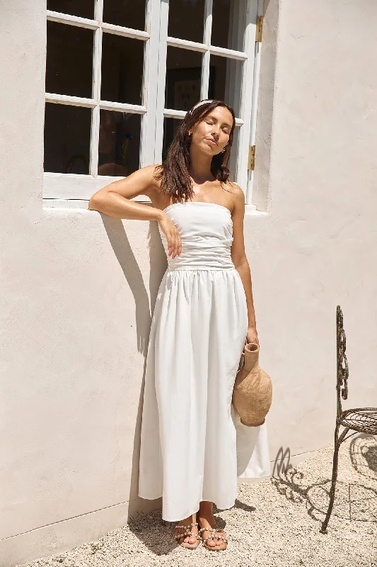 Long - Sleeve Women Dress in Velvet for a Luxurious Winter LookDeep Breaths Strapless Maxi Dress White Long - Sleeve Women Dress in Velvet for a Luxurious Winter LookDeep Breaths Strapless Maxi Dress White