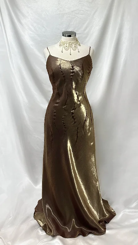 Mermaid - Style Women Dress with a Fitted Silhouette for Special OccasionsGOLDEN BROWN IRIDESCENT EMBELLISHED GOWN Mermaid - Style Women Dress with a Fitted Silhouette for Special OccasionsGOLDEN BROWN IRIDESCENT EMBELLISHED GOWN